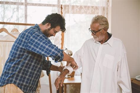 7 Strategies For Grooming Dressing Older Adults