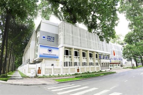 UEH Đại học Kinh tế TP HCM