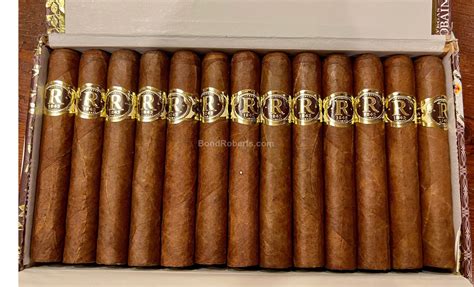 Vegas Robaina Famosos 2015 Dress Box Of 25 Cigars 17469