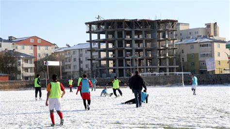 Mu Ta Veteran Tak M Kar Rt S Zerinde Futbol Oynad Mu Haberleri