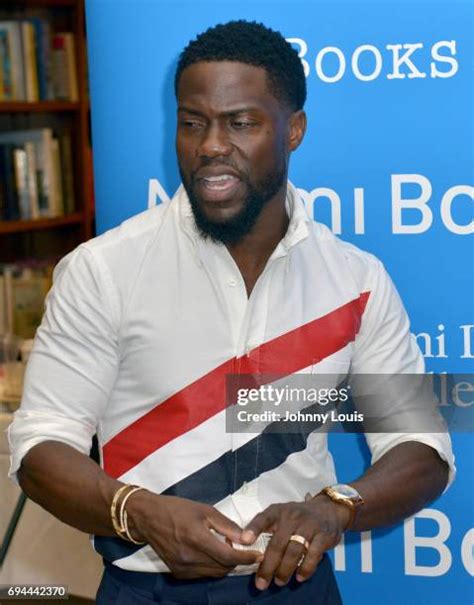 Kevin Hart Book Signing Photos and Premium High Res Pictures - Getty Images