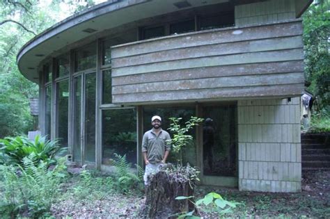 This Creepy Ghost Town In Illinois Is The Stuff Nightmares Are Made Of