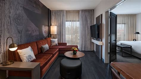 Contemporary Hotel in The Woodlands, Texas | Hyatt Centric The Woodlands