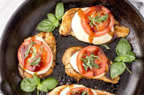 Easy Caprese Chicken Skillet Recipe