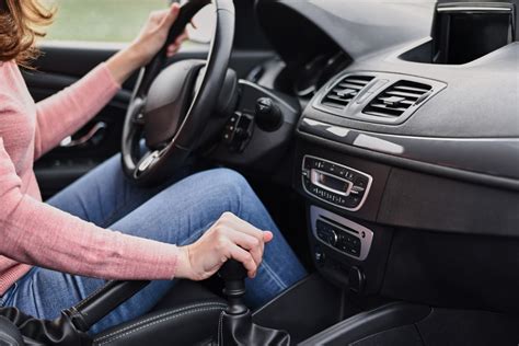 Réparer la boîte de vitesse de sa voiture à moindre coût avec la bonne