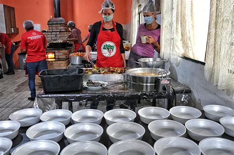 No Ano Da Solidariedade Mst Doa Alimentos Em Todas As Geral