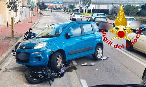 Incidente A Olbia Auto Travolge Una Moto Ferita La Conducente