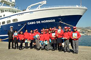 En el buque Cabo de Hornos se lanzó álbum educativo Un gran viaje