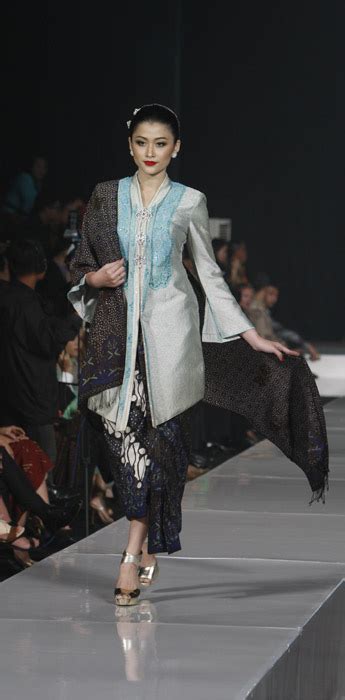 Fashmagz Jakarta Fashion Week 20102011 Kebaya Collections