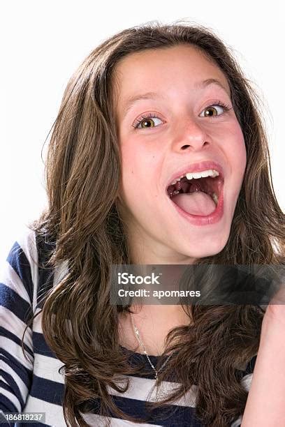 Adolescente Feliz Expresión Con Foto De Stock Y Más Banco De Imágenes De Adolescencia