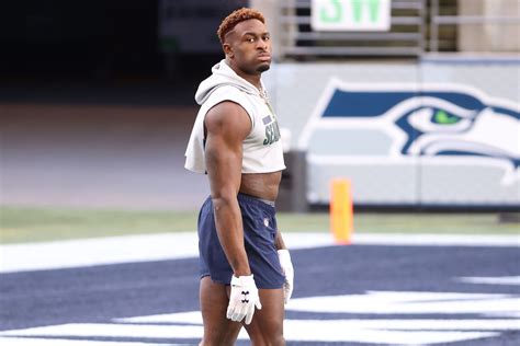 How The Nfls Fittest Player Dk Metcalf Keeps His Body In Top Shape