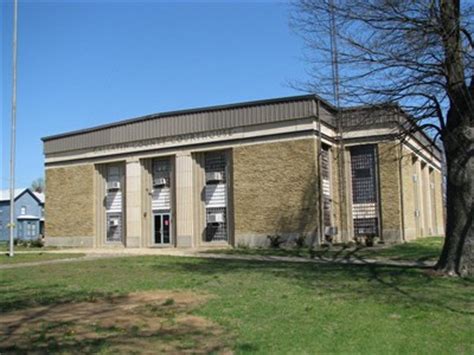 Gallatin County Courthouse - Shawneetown, Illinois - Courthouses on ...