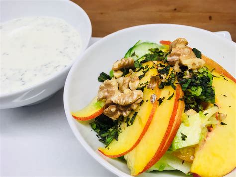 Gurkensalat Mit Nektarinen Waln Ssen Und Joghurt Minze Dressing