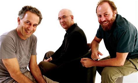 Paralamas do Sucesso fazem show de disco lançado há 25 anos e publicam