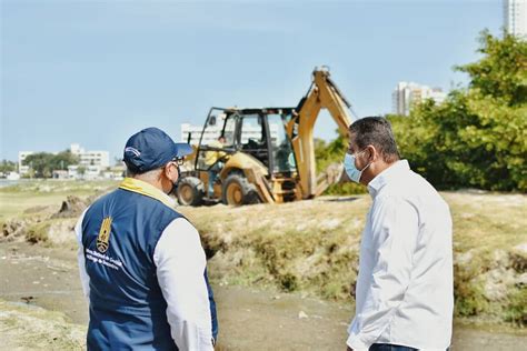 Gobernaci N Facilita Maquinaria Para Abrir Canales Que Oxigenen A El