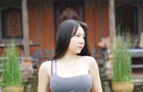 Potret Seksi Jena Dammaya Kenakan Tanktop Netizen Bilang Meresahkan News On Rcti