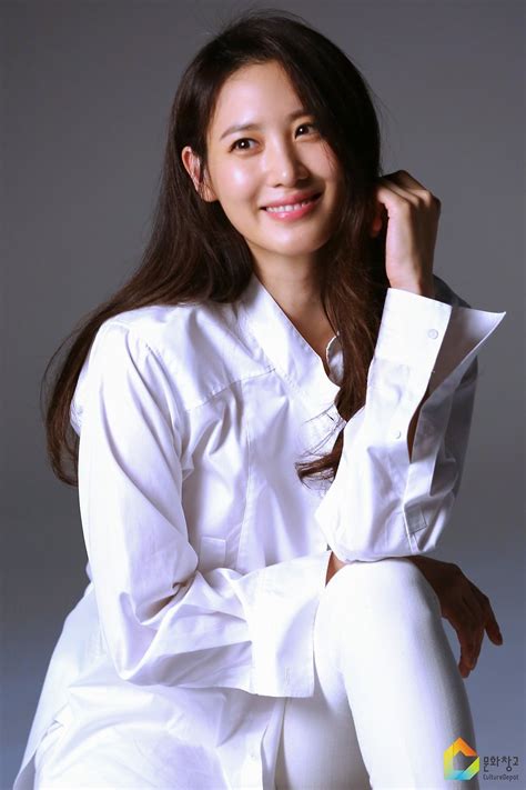 Claudia Kim Kim Soo Hyun 女の子 ポーズ 韓国美人 女の子