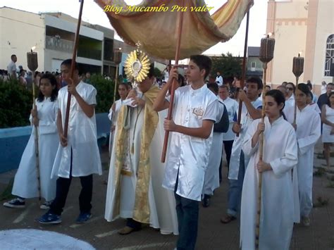 Mucambo Ce Cat Licos Celebram Dia De Corpus Christi Prociss O