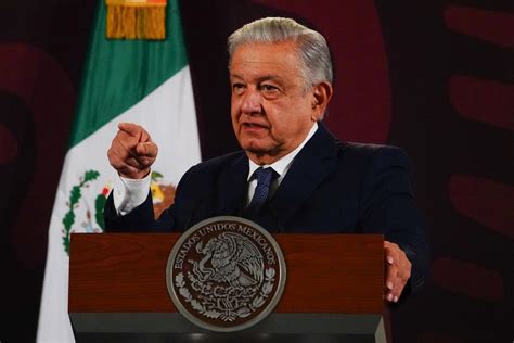 AMLO reacciona a filtración del teléfono de su hijo José Ramón López