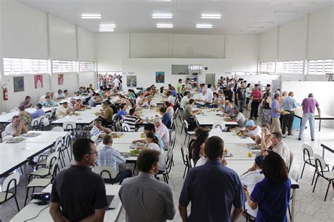 Restaurantes Populares Serviram Porco No Rolete Durante A Semana