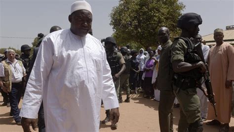 Législatives en Gambie large victoire du camp du président Adama