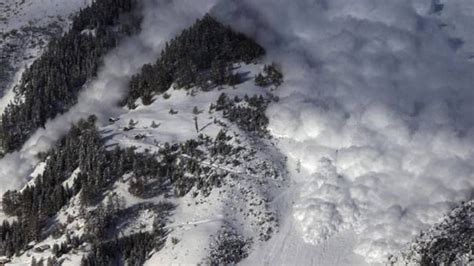 10 Soldiers Believed To Be Trapped In Siachen Glacier Avalanche Rescue