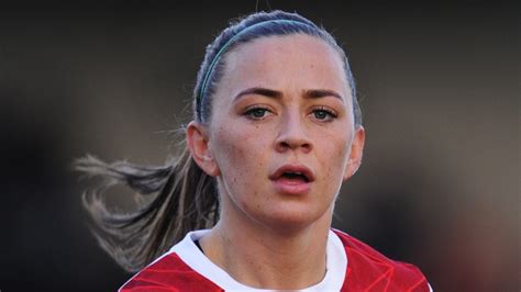 Katie McCabe signs new deal with Arsenal - Dublin's FM104