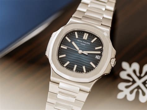 PATEK PHILIPPE NAUTILUS Ref 5711 1A 001 Steel Blue Dial Box Papers Bj