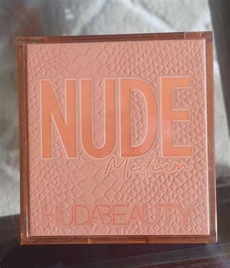 Huda Beauty Nude Medium Maquiagem Feminina Huda Beauty Usado Enjoei