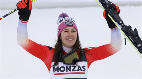 Kurz Vor Wm Ski Star Wendy Holdener Sorgt Mit Nackt Shooting F R