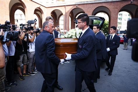 Funerali Toto Cutugno Da Pupo A Morandi Lacrime E Commozione Per L