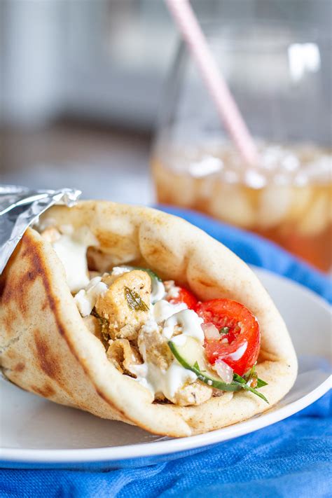 How To Make Greek Chicken Pitas An Easy Greek Chicken Recipe