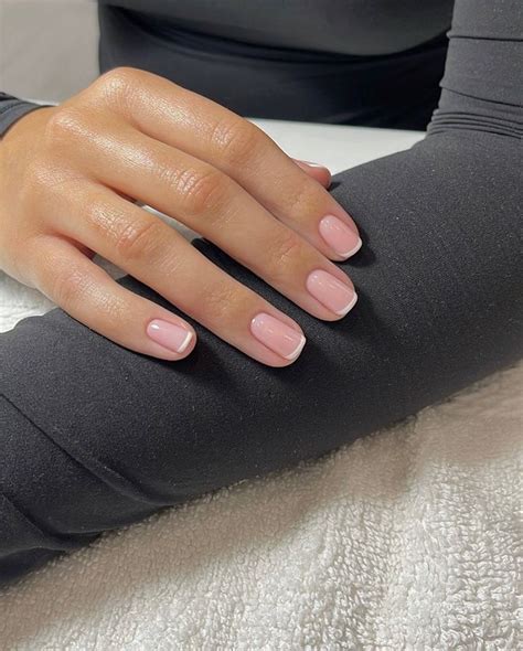 25 Perfect Nude Nails For Every Occasions Emerlyn Closet