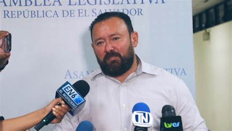 Gallegos Se Ofrece Como Fiscal En Antejuicio Contra Norman Quijano