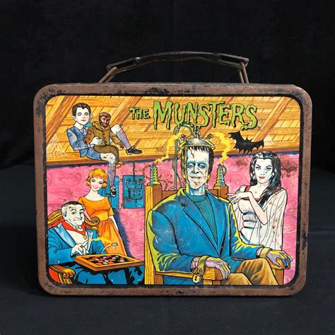 VINTAGE THE MUNSTERS LUNCH BOX