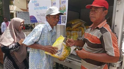 Operasi Pasar Beras Murah Diserbu Warga