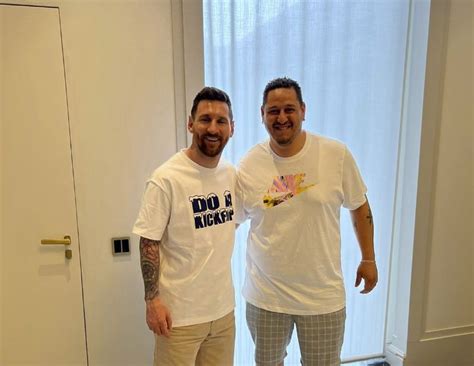 Po Os Caldense Realiza Sonho E Visita Casa De Lionel Messi Em Paris