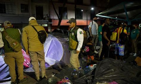 Video Desalojan campamento con más de 400 migrantes de la Plaza