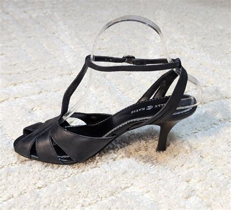 Kelly And Katie Black Leather Kitten Heel Sandals Size Gem