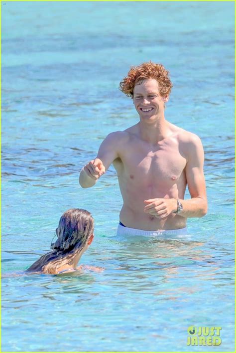 Tennis Couple Jannik Sinner Anna Kalinskaya Enjoy A Beach Day In