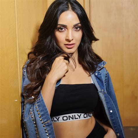 Kiara Advani Hot Sexy Wallpapers 1080p HD Images