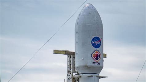 Der Start Von Spacex Falcon Heavy Für Die Psyche Mission Der Nasa Wurde