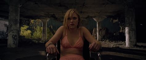 Naked Maika Monroe In It Follows
