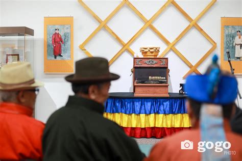 Photo “mongolian Knucklebone Shooting” Exhibition Opens