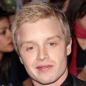 Noel Fisher - Age, Family, Bio | Famous Birthdays