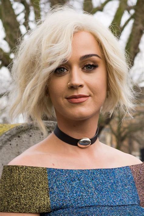 Katy Perry S Hairstyles Hair Colors Steal Her Style Page Katy