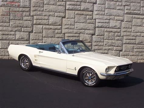 Ford Mustang Convertible