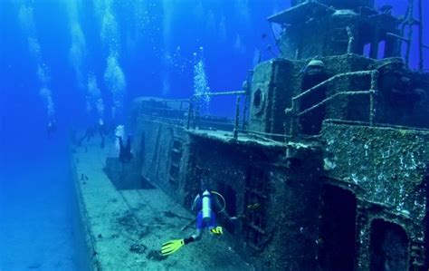 Shipwrecked Submarines Are Mysteriously Disappearing From The Seafloor