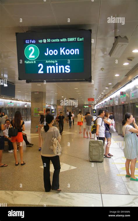 Singapore Lavender Mrt Station East West Line U Bahn Zug Bahnsteig