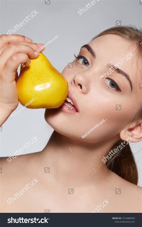 Blond Gal With Bit Mangos Telegraph